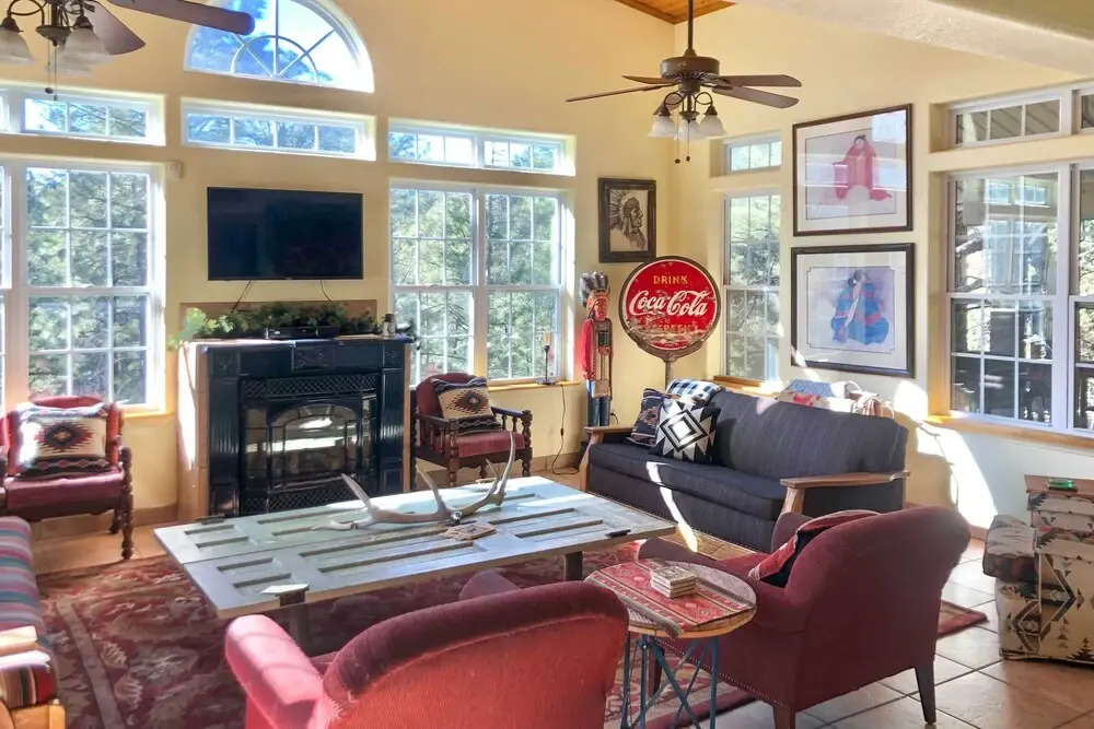 Quiet Ruidoso Hideaway - 2 Mi to Grindstone Lake!