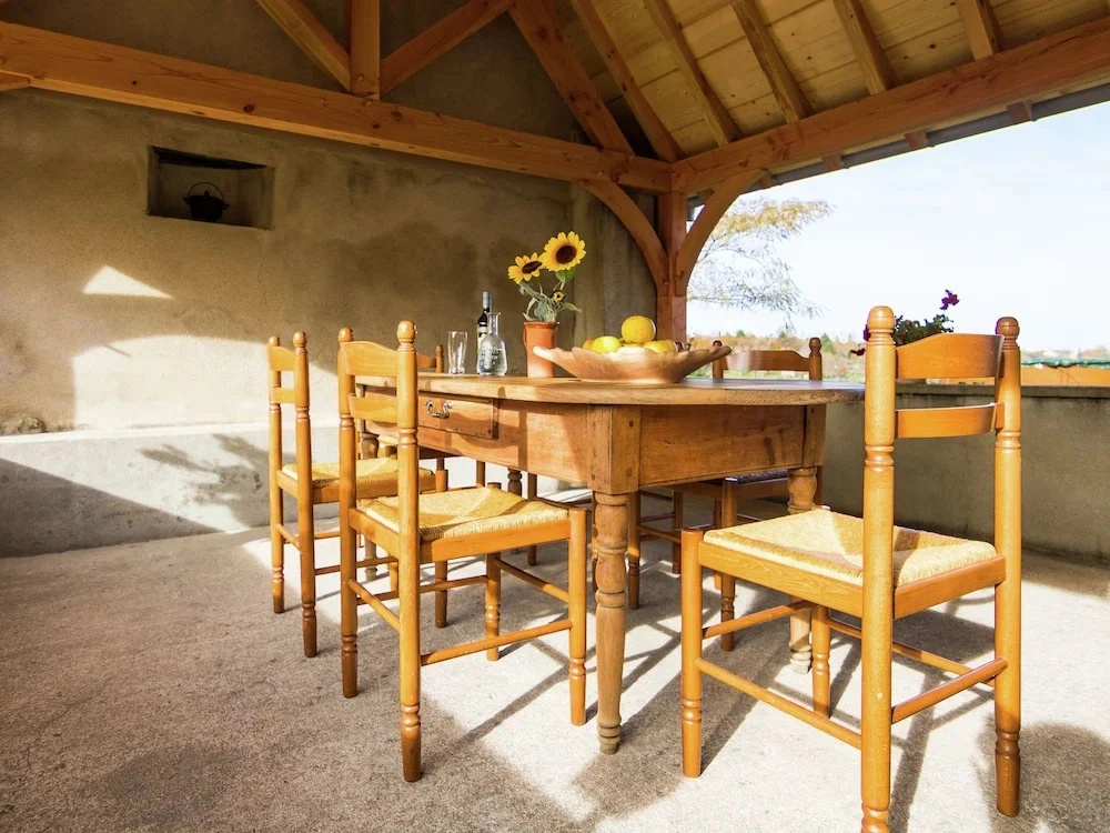 Beautiful holiday home near lake and forest