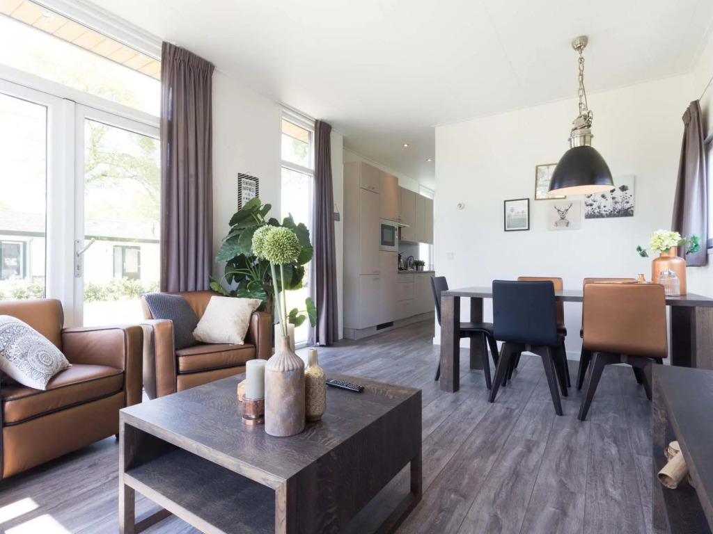 Nice chalet with dishwasher, in a holiday park in the middle of De Veluwe