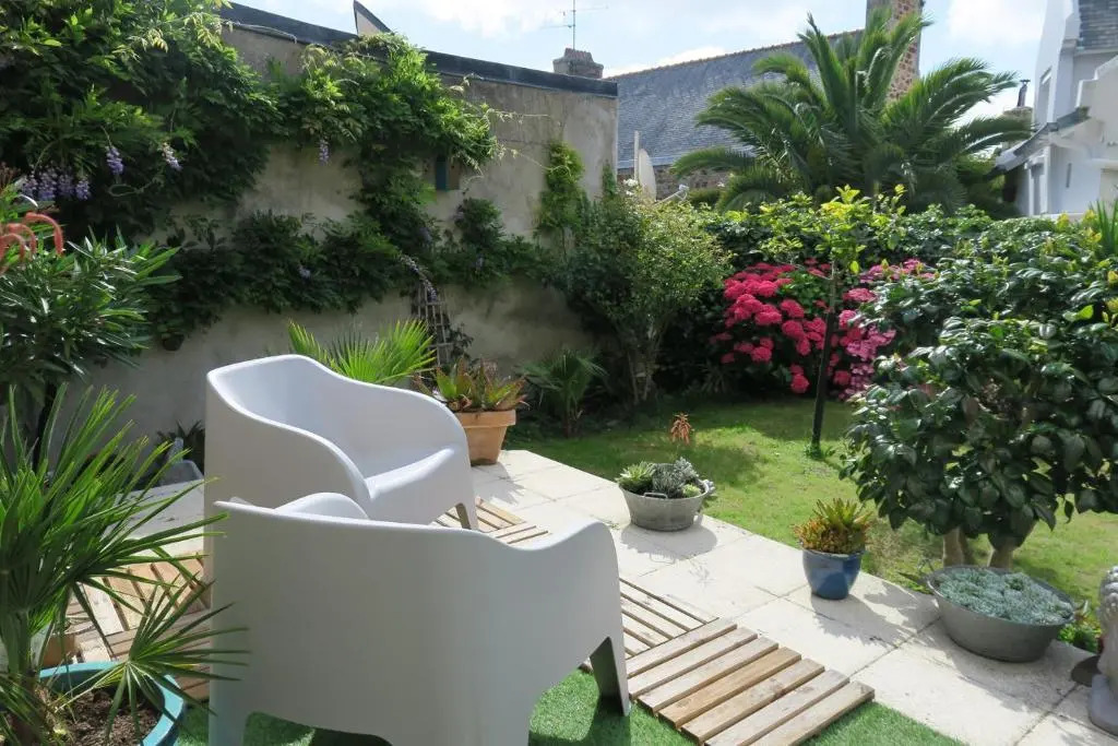 Maison de charme avec jardin clos, terrasse à PERROS-GUIREC - Ref 868