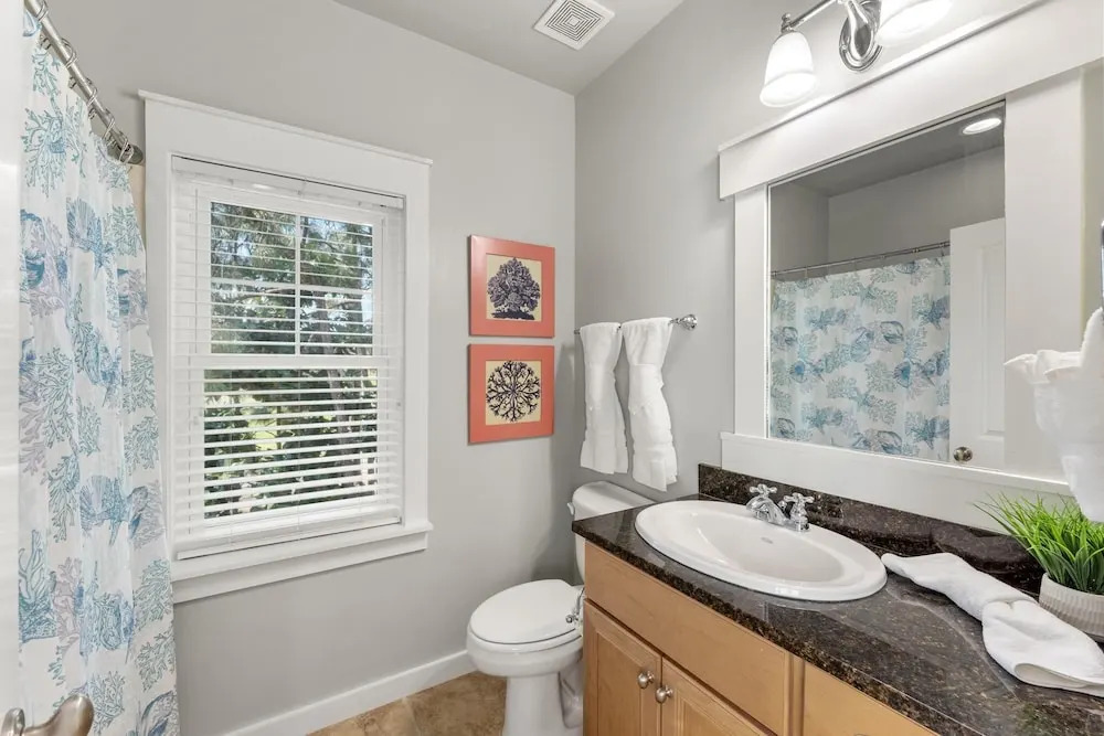 1369 Laurel Grove "the Crows Nest"