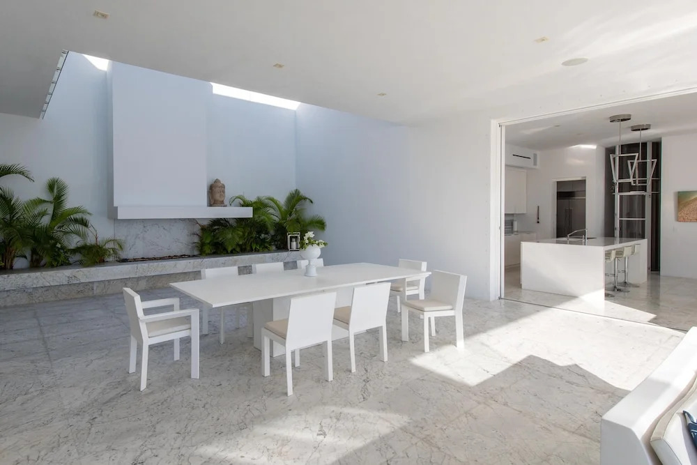 Modern 4 Bedroom Pedregal Villa Reduced Nightly Rate for 4+ Nights at Villa Besame