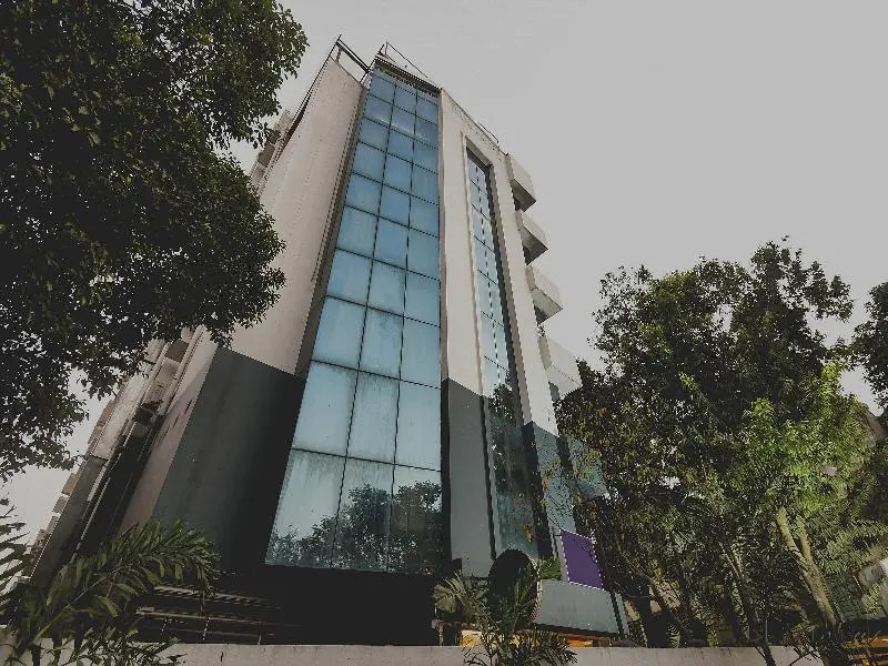 OYO 78582 SilverKey Hotel Mayfair Tower