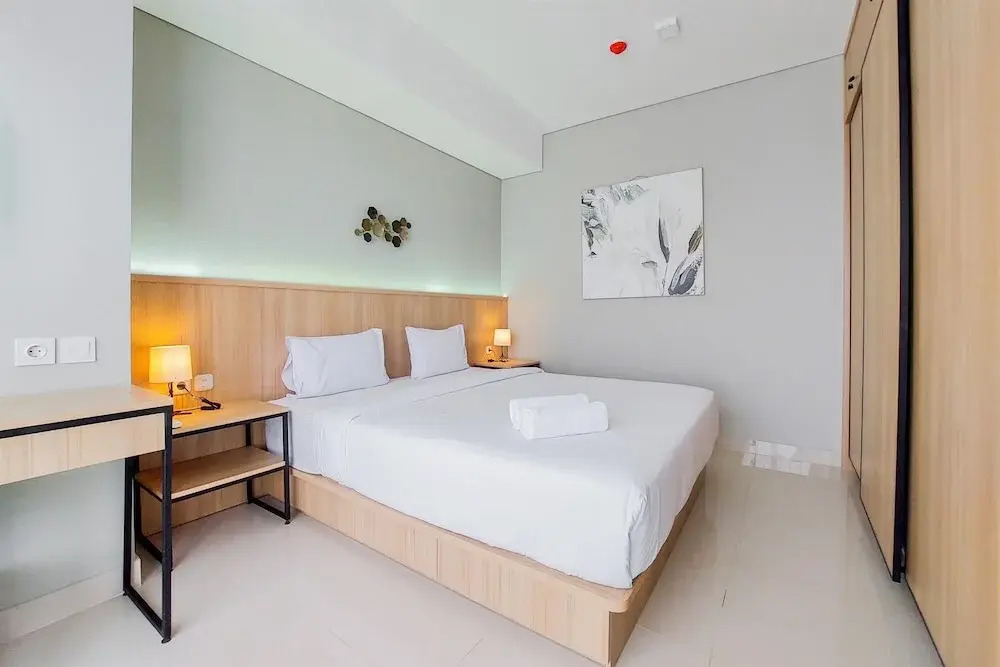 Comfort 1BR at Transpark Bintaro Apartment By Travelio