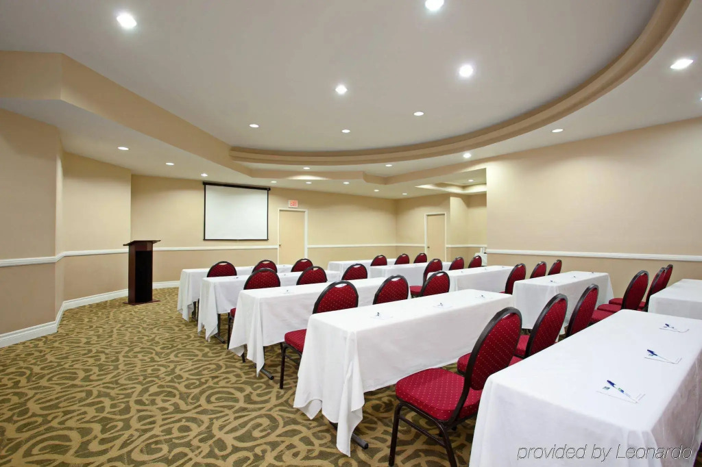 Holiday Inn Express & Suites Pasadena - Los Angeles by IHG
