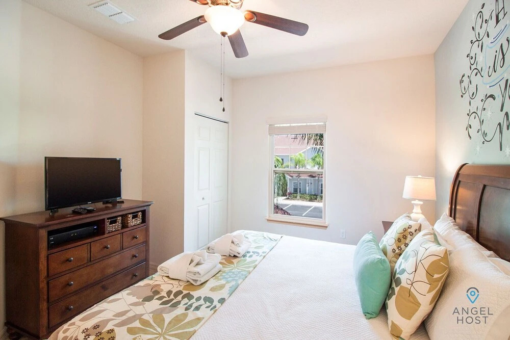 Unique Inspiration-themed Townhome Near Disney!