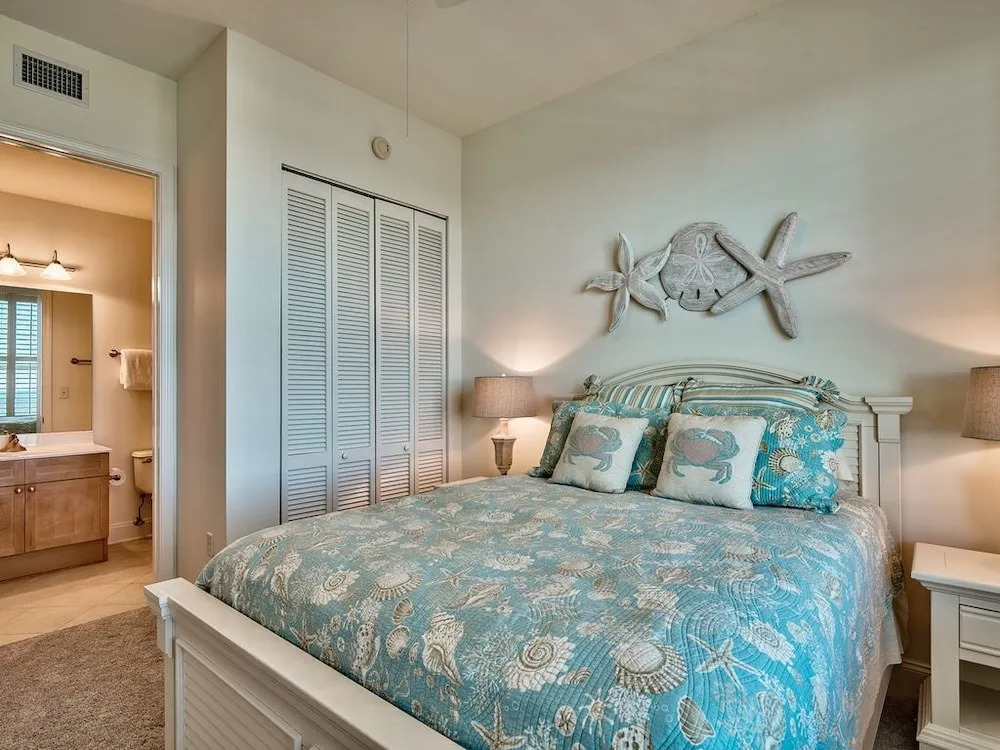 Immaculate Gulf-front Penthouse W/ Beach Access 3 Bedroom Condo