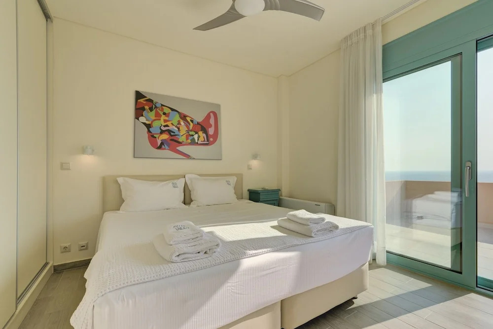 Ouzo Panoramic Houses 2, with private pool