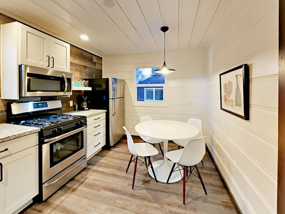 4093 Manzanita Ave Cabin Unit 4