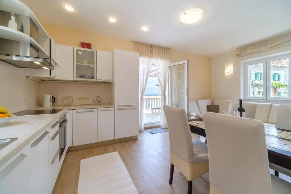 Lucica Seaview Apartment