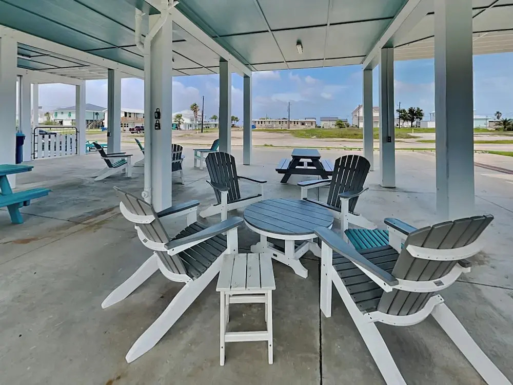 Inn at Bleu Estuary by Miss Kitty’s