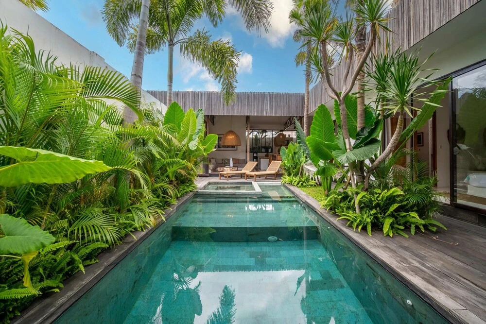 Tropical Design, Private Villa Complex, 6 BR, Umalas With Staff