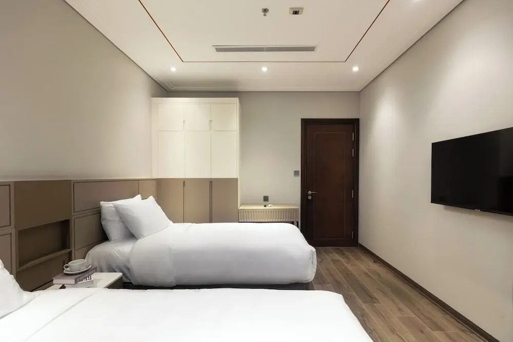 Otis Apartment