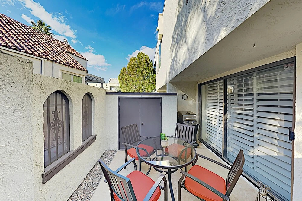 Chic Condo W/ Pool, Balcony – 1 Block To El Paseo! Condo