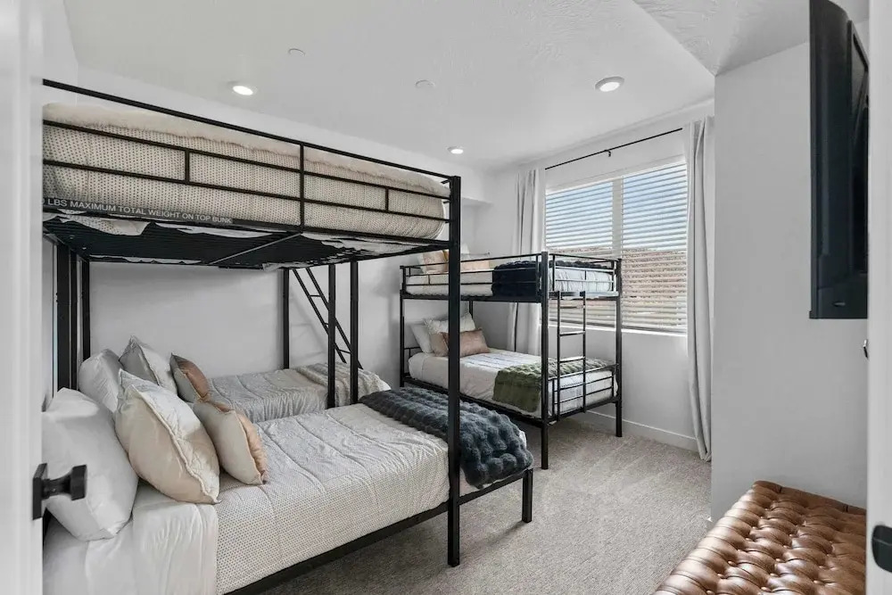 Terra Vista Stay for 8