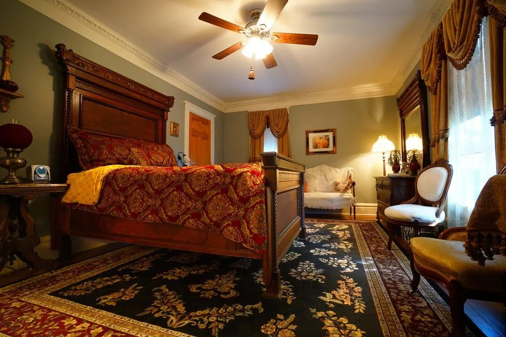 Rose Heart Inn