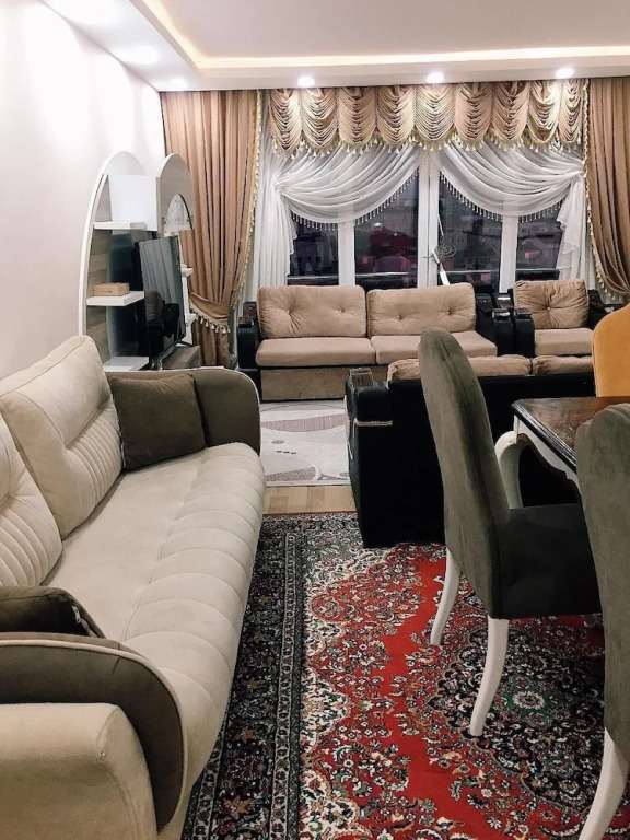 Safe Secure 3 bedroom top floor flat