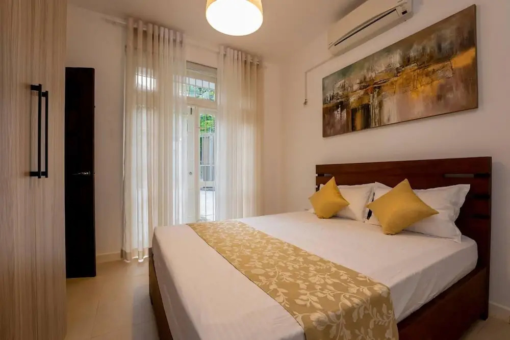 Luxury Apartment - Sleeps 6, Garden & Parking