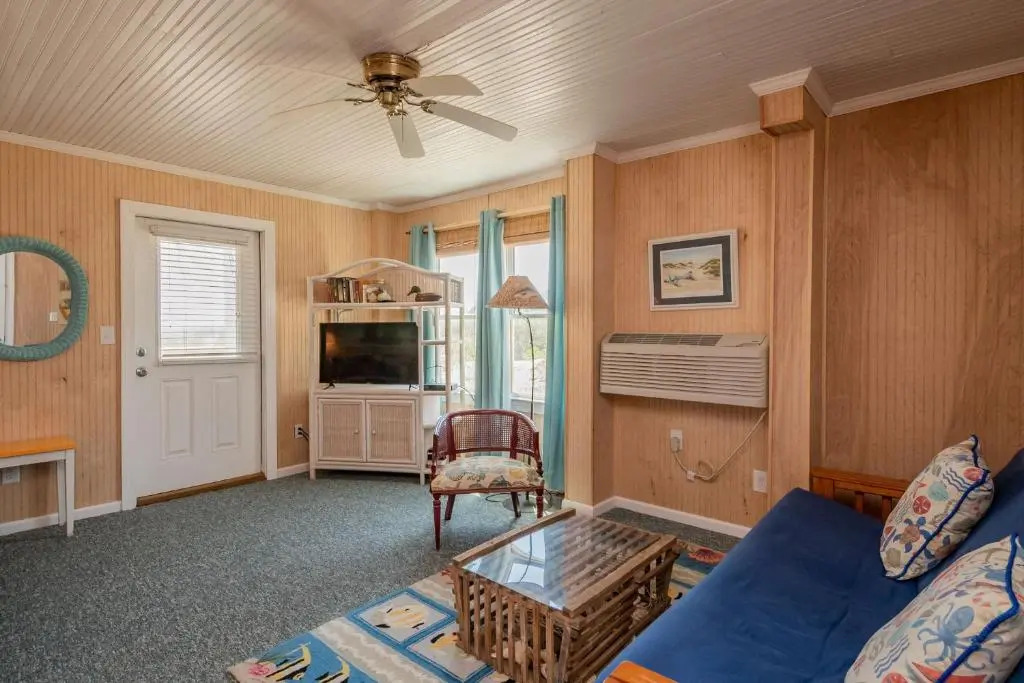 Beach Barracks by Oak Island Accommodations