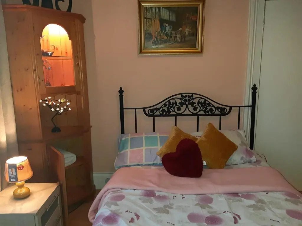 Phoenix Nights Guest House