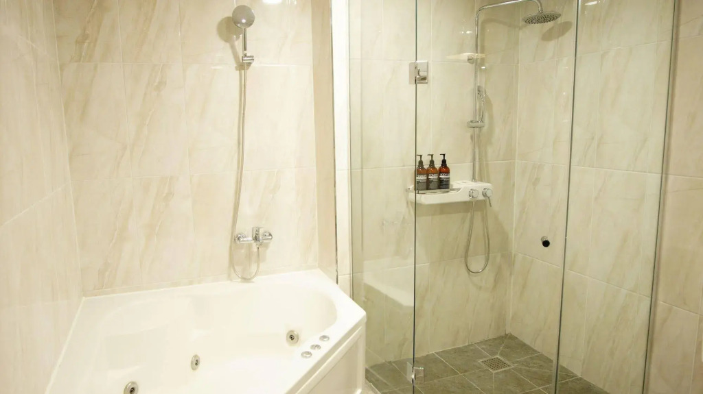 Hotel M