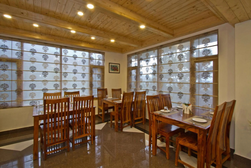 HOTEL YATRI mONARCH rESIDENCY MANALI