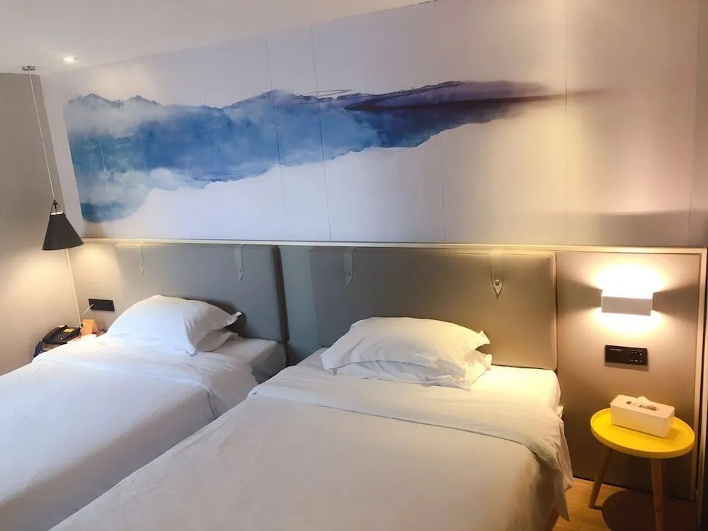 Life Yajo Hotel Xintang Metro Station