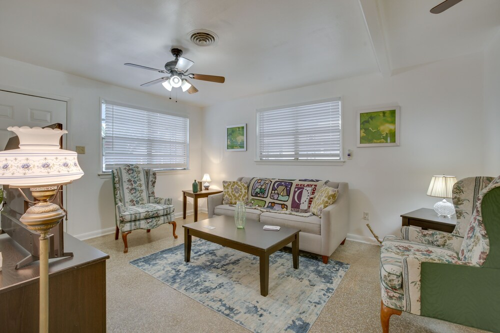 5 Mi to City Park: Charming Home Near Nola!
