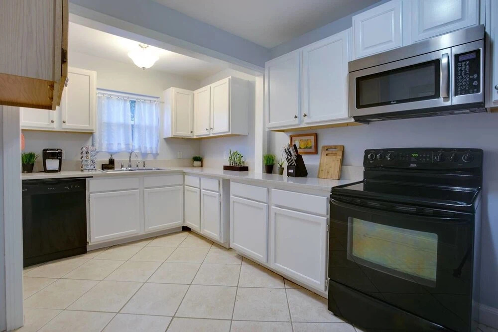 Charming 2br/1.5ba East Nashville Home by Domio