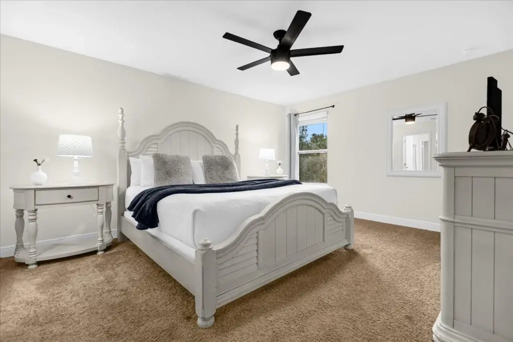 6 Bedrooms 5 Bathrooms Solterra 4193 Od