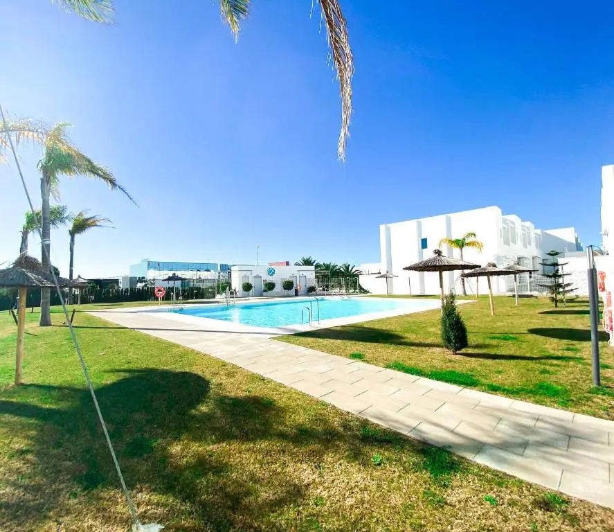 Casa moderna, piscina, playa, TV75, Netflix, PS4