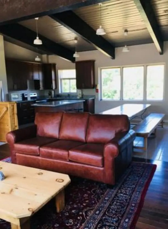 6 Bed Blue Mountain Chalet with Hot Tub 8