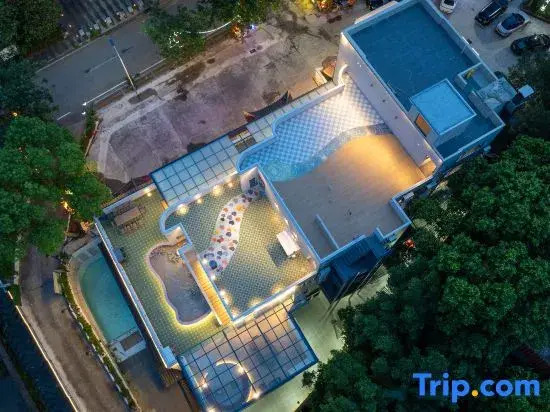 Conghua Lake View Villa