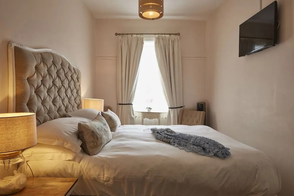 Lyme Townhouse