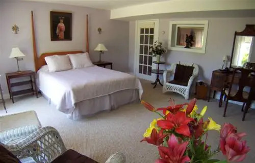 Thornewood Inn