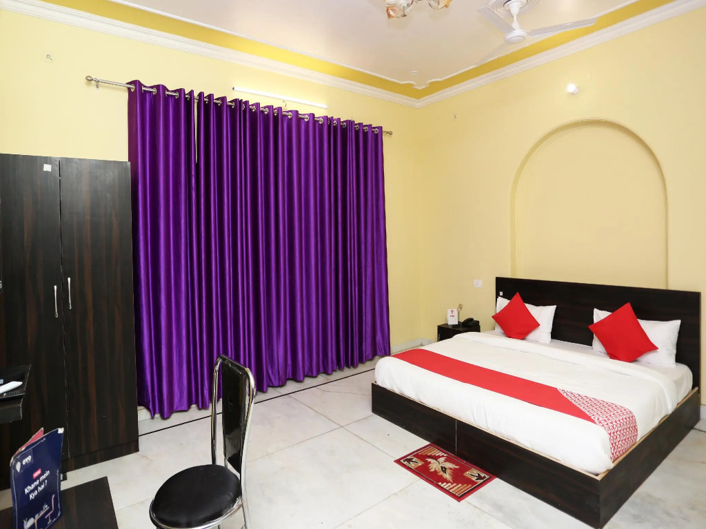Hotel O Greenview Near Munshi Pulia Metro Station