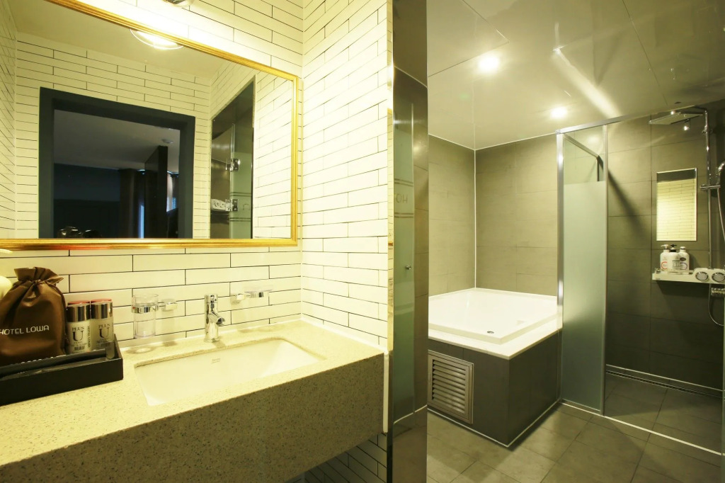 Hotel Lowa