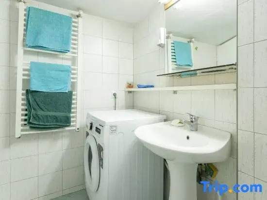 Cosy Flat Helexpo in Old City YR1