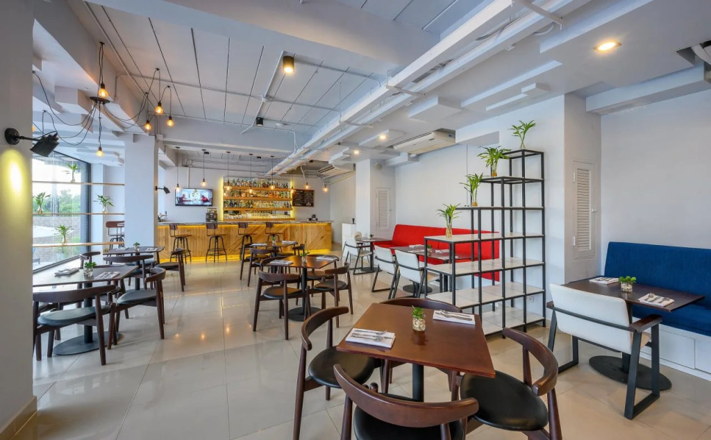 Maikhao Hotel, Phuket