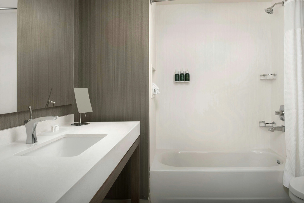 Courtyard by Marriott Portland East