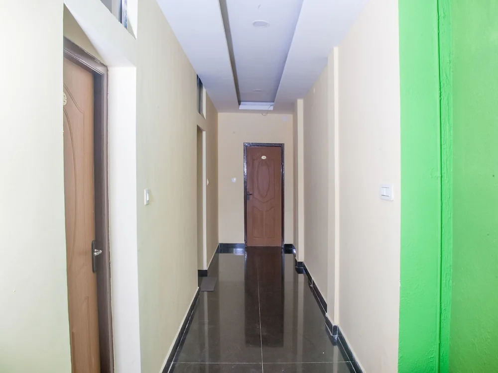 OYO 10673 Time Palace Residency
