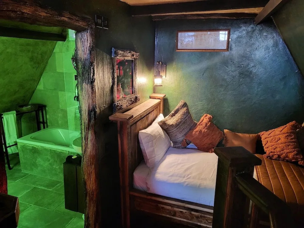 Hocus Pocus Tiny Hotel
