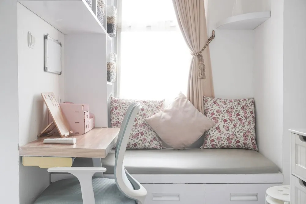 Fancy And Nice Studio At Belmont Residence Puri Apartment