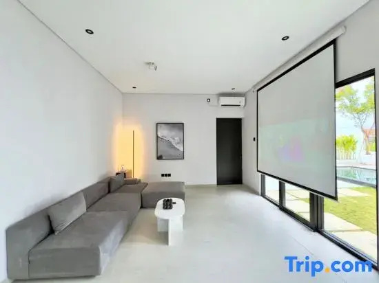 The R Villa Masurai