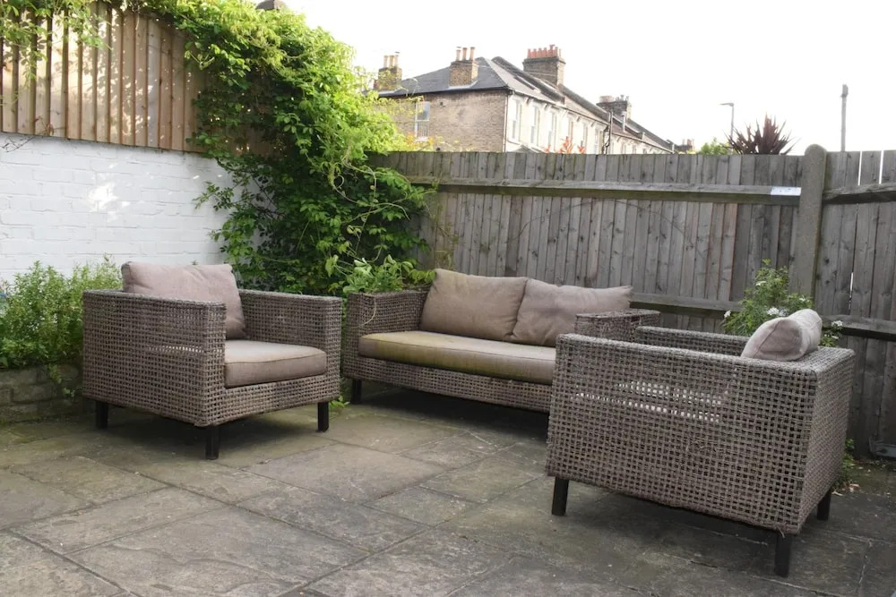 Large 2 Bedroom Garden Flat in Battersea