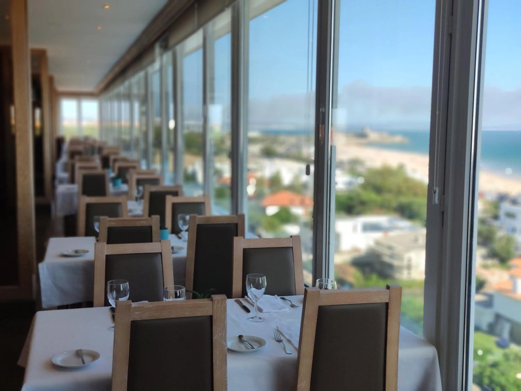 Carcavelos Beach Hotel