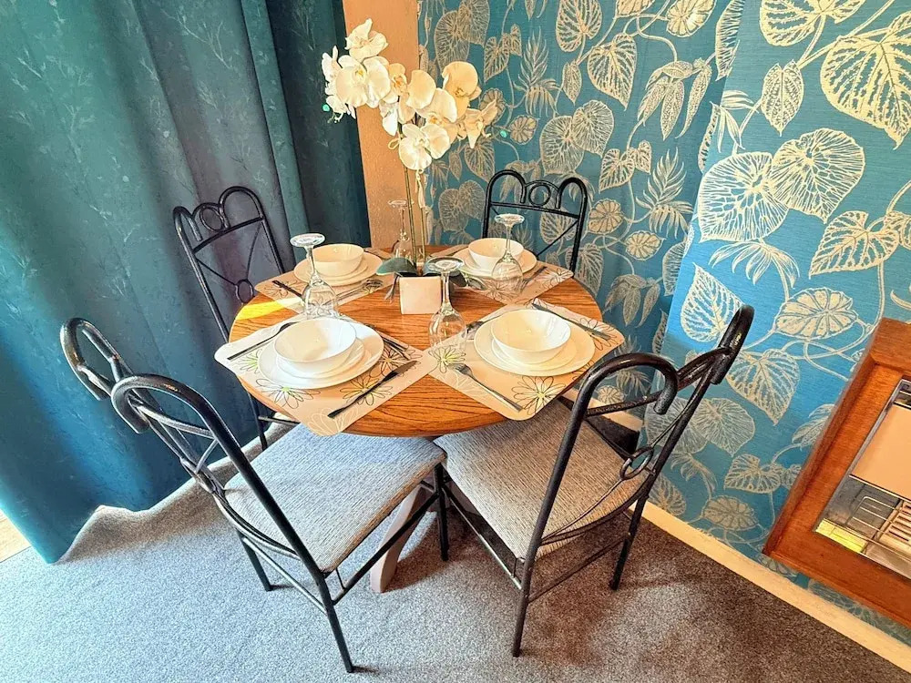 Homey 4 bedroom house for large groups