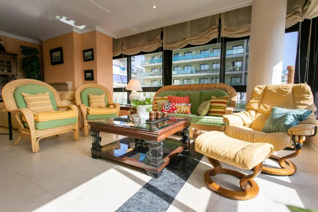 4 bedroom apartment close by beach in Fuengirola