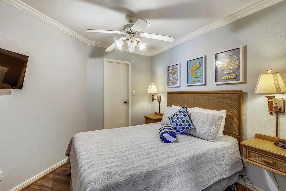 Relax by the Beach by Ryson Vacation Rentals