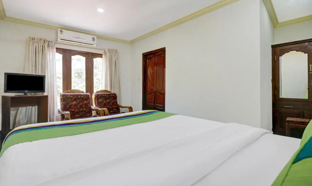 Itsy Hotels The Waters Edge Beach Resort